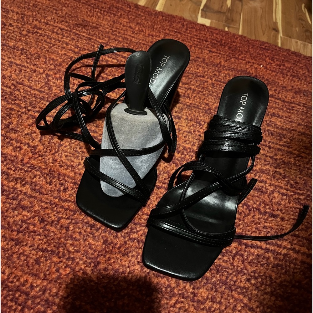 Lace up  sandal with heel